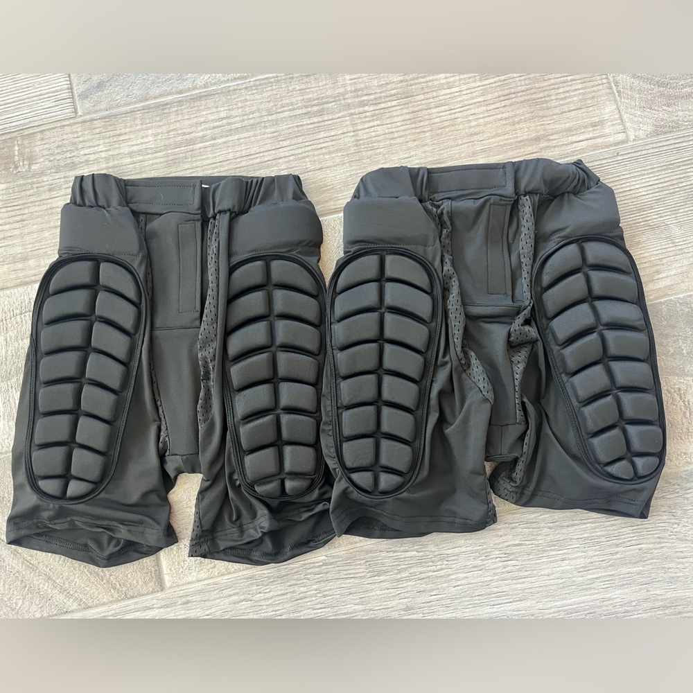 Snowboard crash pants (2). Brand new size Small.